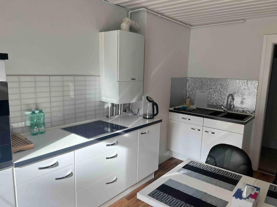 Schoenes City-Apartment Im Zentrum Mit Balkon Hof  Exteriör bild
