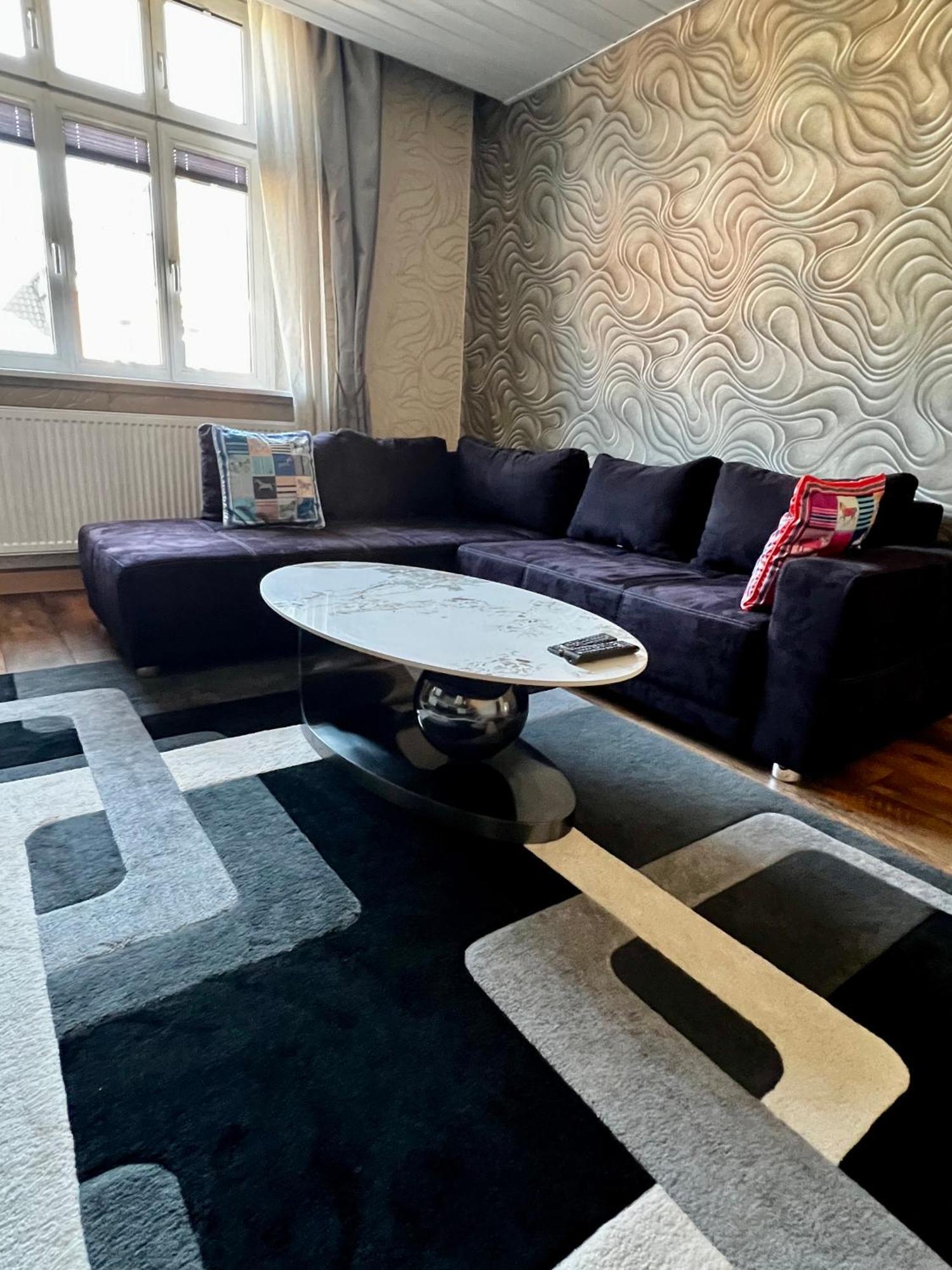 Schoenes City-Apartment Im Zentrum Mit Balkon Hof  Exteriör bild
